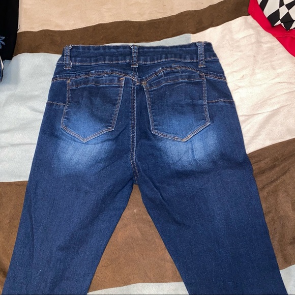 Jenas - Picture 2 of 2